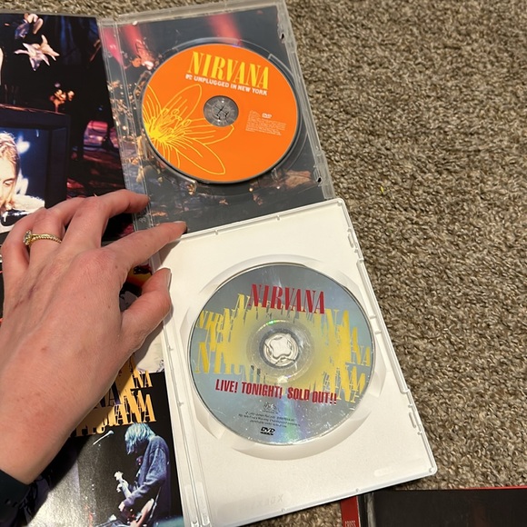 Nirvana / Kurt Cobain books, DVDs, CDs With The Lights Out - Picture 2 of 3